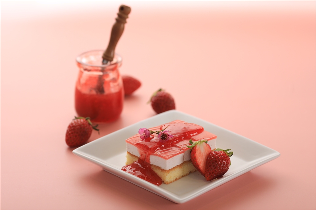 Bánh Mousse Dâu tây